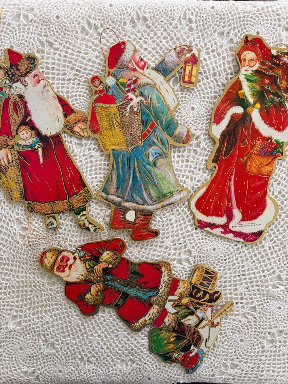 4 Vintage 1987 Die Cut Santa Claus Hanging Ornaments Father Christmas Victorian